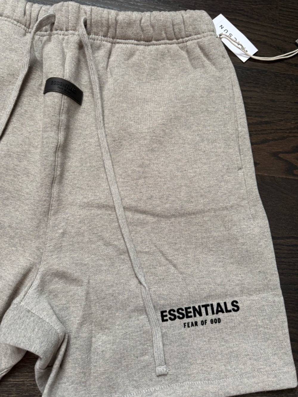Fear Of God Essentials Shorts SS22 Dark Oatmeal Gray Size Small - Picture 3 of 4